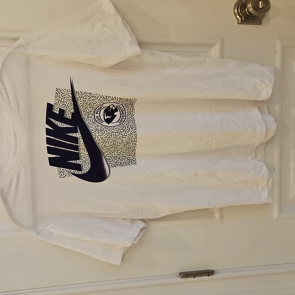Nike High Point University t shirt size medium‎